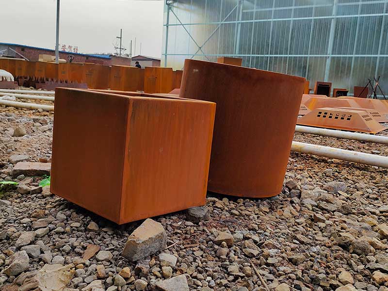 <h3>Corten Steel Water Trough - Made in the UK | LuxUnique</h3>
